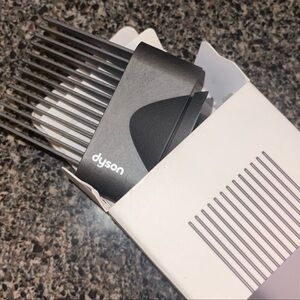 Dyson supersonic wide tooth comb